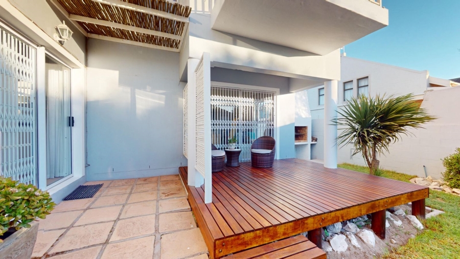 6 Bedroom Property for Sale in Country Club Western Cape